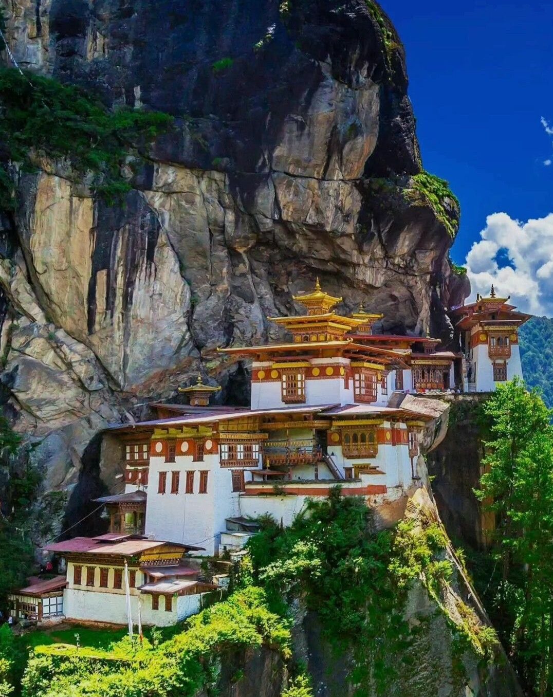 Scenic Bhutan Monastery and Mountains