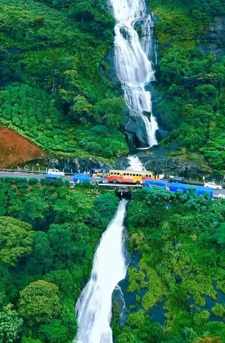 Scenic Kerala Houseboat and Backwaters